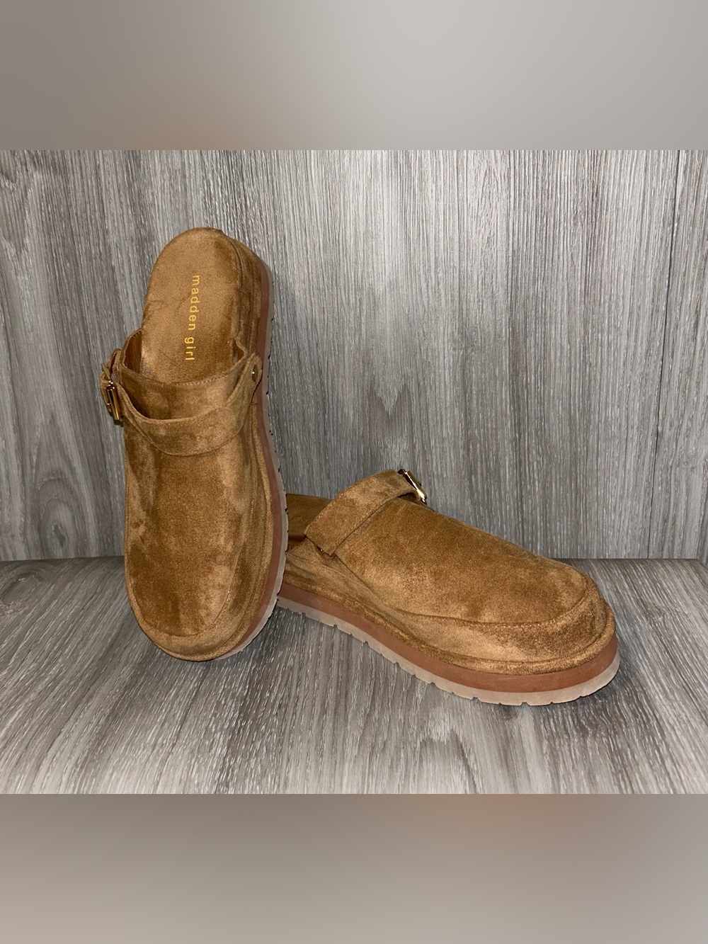 Madden Girl Graham Clogs 10M Tan Suede Look Fabric